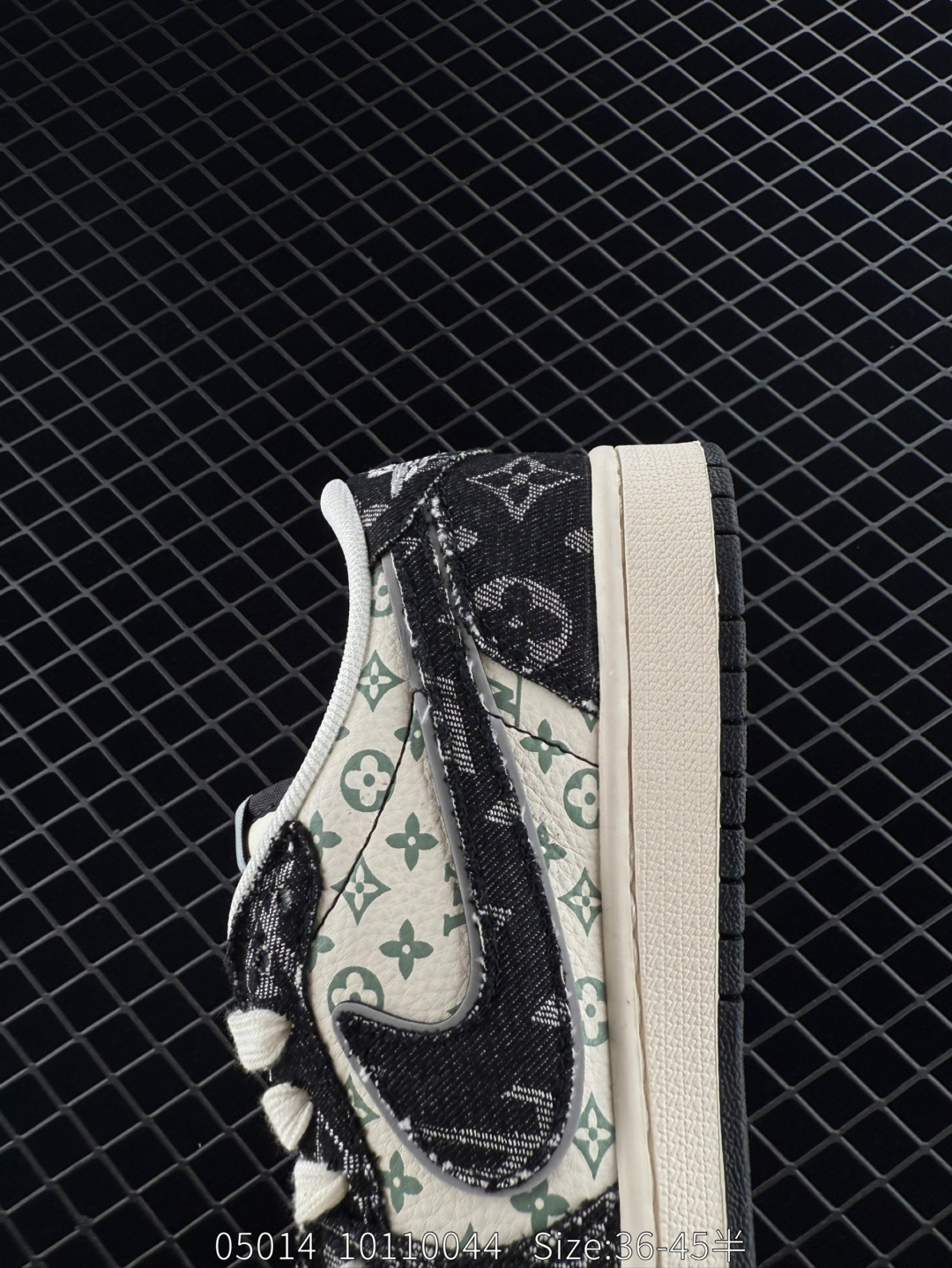 Travis Scott x Air Jordan 1 ” Reverse Mocha “